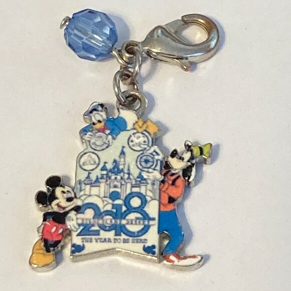 Walt Disney Fab 5 ClipOn Charm Mickey Mouse Goofy Donald Duck 2018 Magic Kingdom - Picture 5 of 10